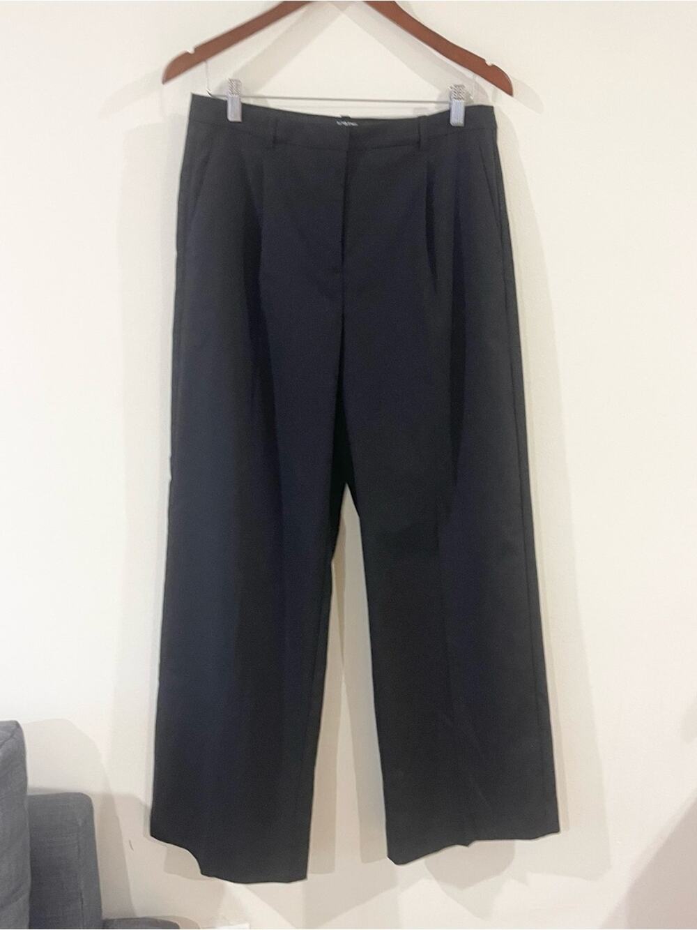 J. Crew Essential wide leg pant in Italian wool woman’s size 8 black